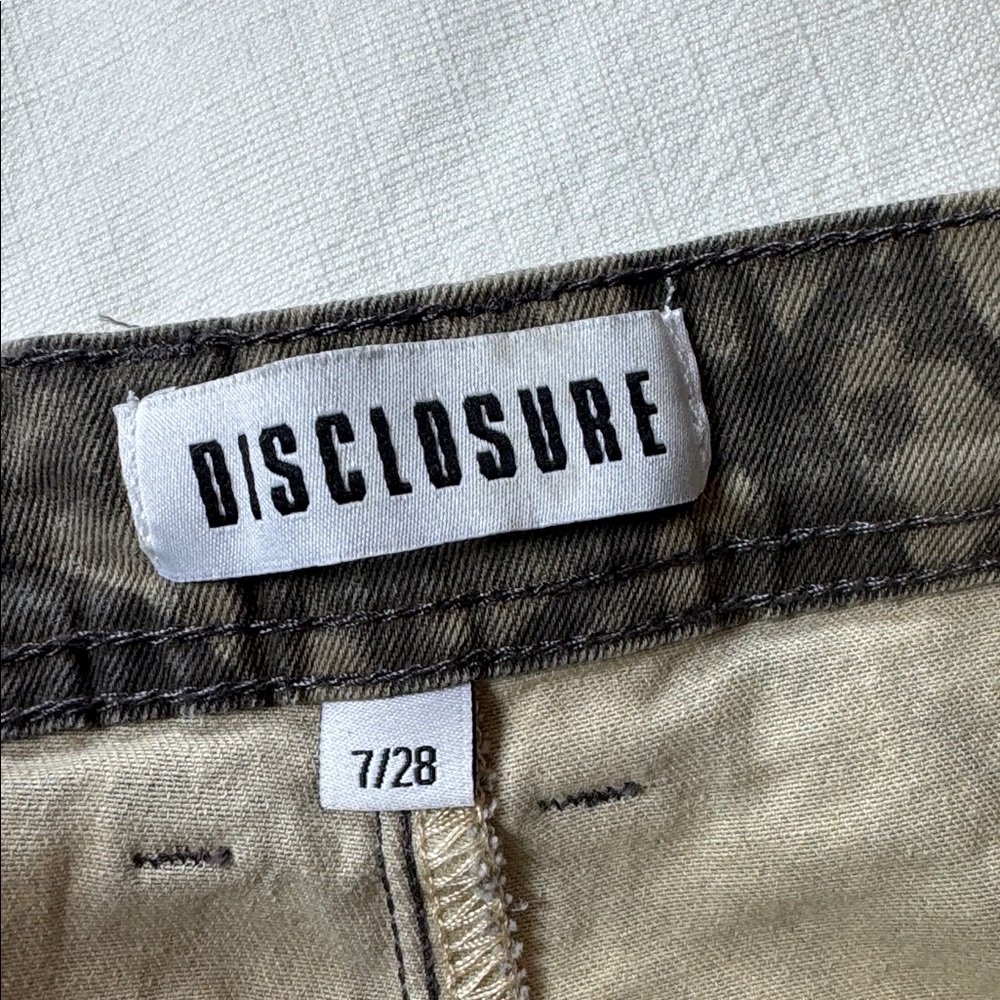 Women's Disclosure Camouflage Wide Leg Cargo Pants size 7 - Picture 8 of 9